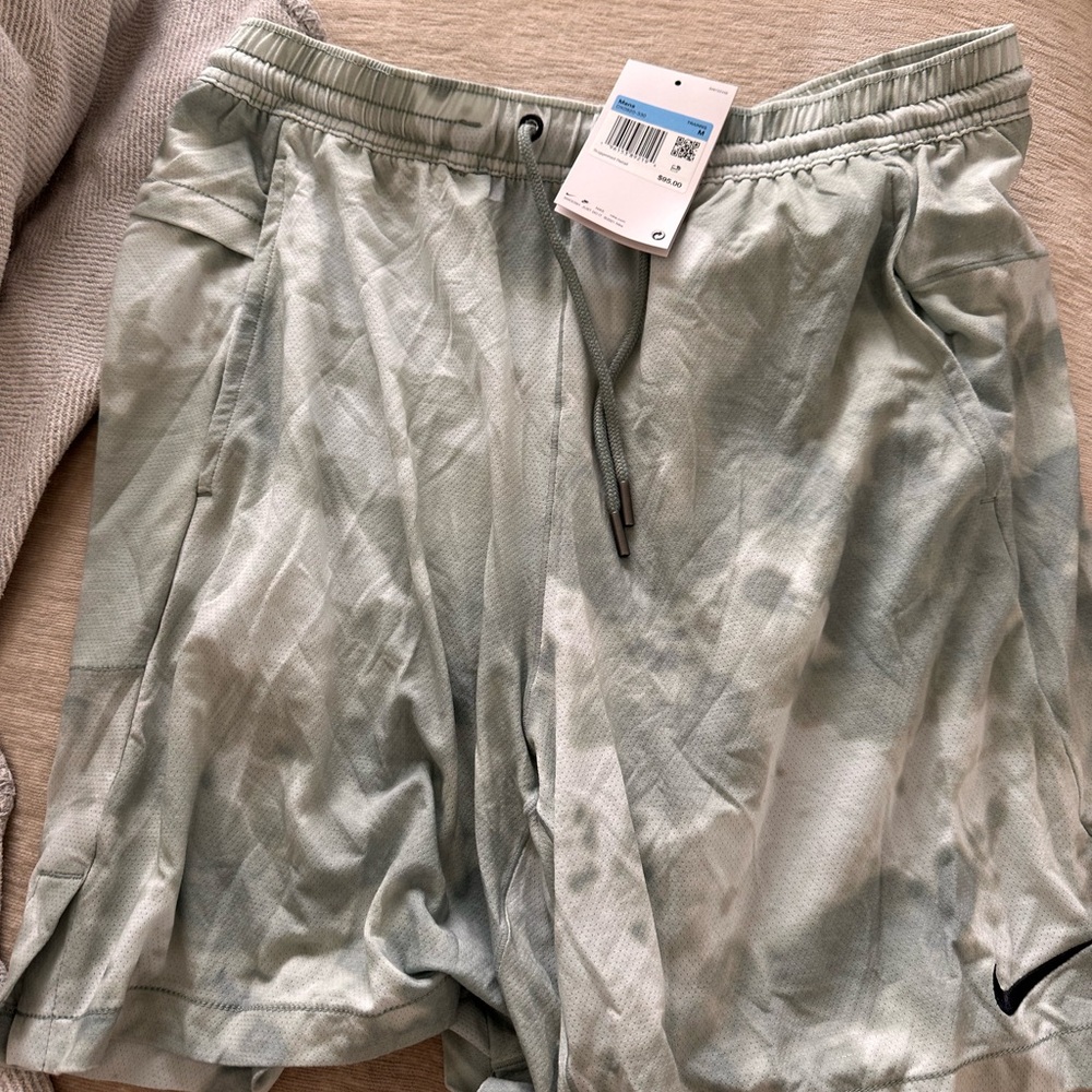 Brand new Nike dry fit  Men's Green / Gray Athletic Shorts